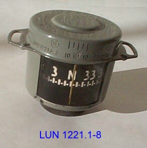 lun1221-1-8-compass